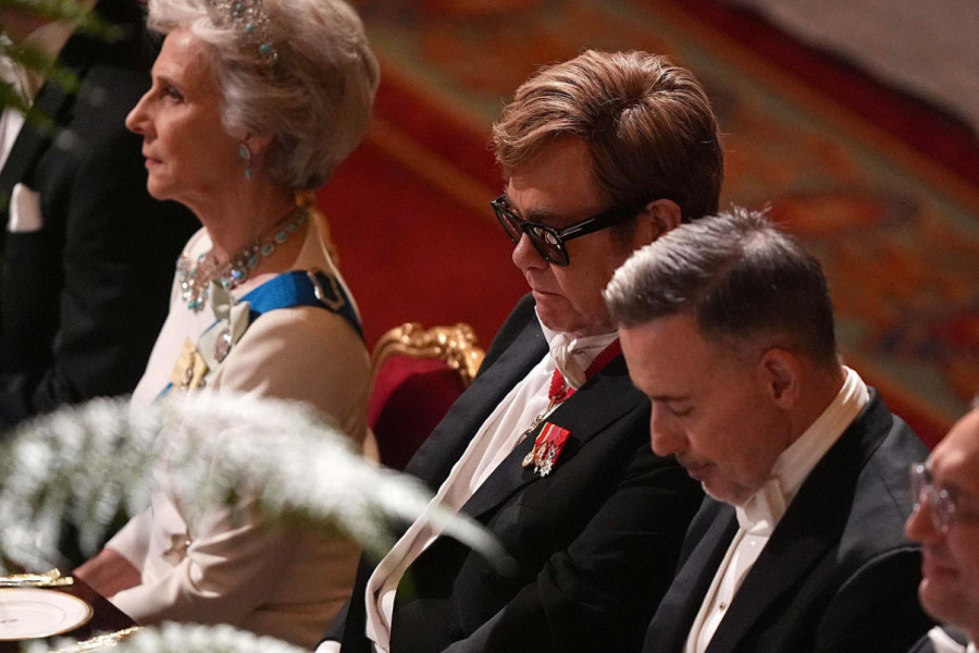 Samo 3 dana posle svadbe je odlučio da ostavi ženu: Odmah su se RAZVELI, a PEVAČ se zaljubio u muškarca