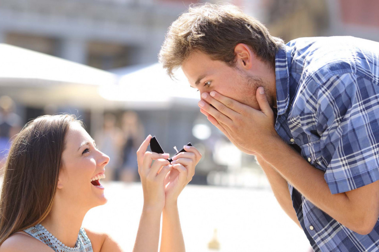 VENČANJE iz noćne more: Treba da se oženi, a devojci ne sme da prizna STRAŠNU istinu o sebi