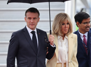 Dres kod prve dame Francuske nosi snažnu poruku: BRIŽIT MAKRON održala lekciju iz STILA moćnom, a jednostavnom kombinacijom