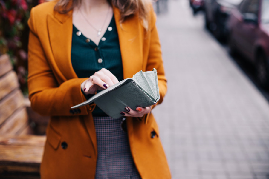 Ovu stvar svi čuvaju u novčaniku, a PRIZIVA NEMAŠTINU: Ako želite više para, odmah je izbacite!