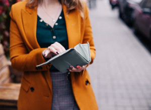 Ovu stvar svi čuvaju u novčaniku, a PRIZIVA NEMAŠTINU: Ako želite više para, odmah je izbacite!