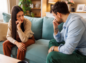 7 tihih signala da je BRAK U KRIZI: Stručnjaci upozoravaju – RAZVOD ne dolazi preko noći!