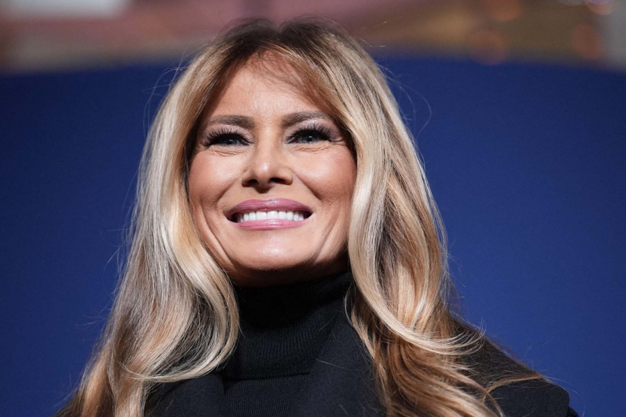 MELANIJA TRAMP u svetlucavim PANTALONAMA na ivici kiča: Neki je kritikuju, ali Donald je gleda kao filmsku ZVEZDU
