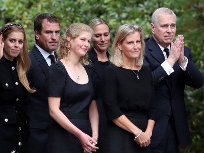 Nakon napuštanja te rezidencije, Endrju se preselio u Vud Farm