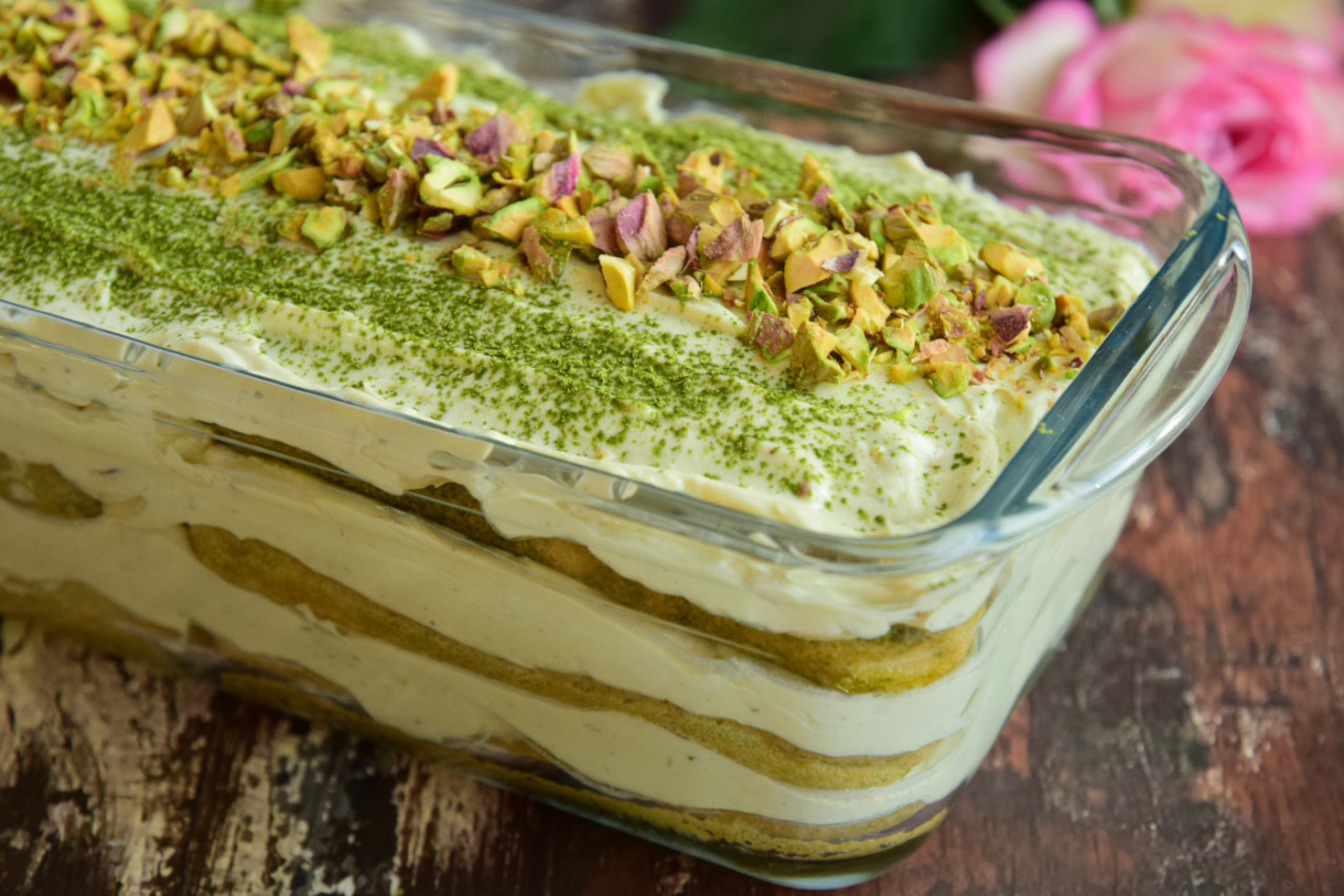 Tiramisu sa malinama i pistaćima: Ovako se pravi NAJKREMASTIJA POSLASTICA, bolji recept ne postoji