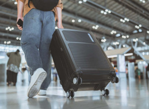 Sivi ili crni kofer ne kupujte - NIKADA! Stručnjak za putovanja objašnjava zašto