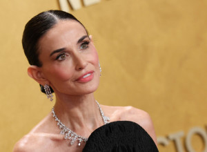 DEMI MUR osvojila crveni tepih: Smela HALJINA sa spektakularnim detaljem i 95 karata DIJAMANATA ukrali šou na SAG nagradama