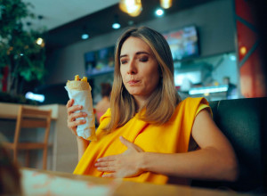 Tri NAMIRNICE koje najčešće izazivaju NADIMANJE i grčeve: Mnogi ih jedu svakodnevno, a ne znaju koliko opterećuju STOMAK