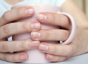 BELE MRLJE NA NOKTIMA nisu znak nedostatka kalcijuma: Evo šta zapravo znače - pogledajte ruke na vreme