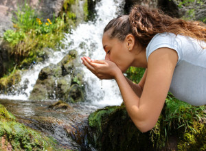 Koliko vode zaista treba da pijete? Zaboravite pravilo o dve litre - stručnjaci imaju precizniju računicu