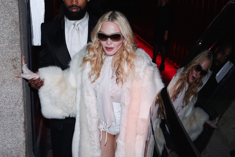 MADONA ponovo šokira i provocira: 40 godina kasnije ponovo u VENČANICI!