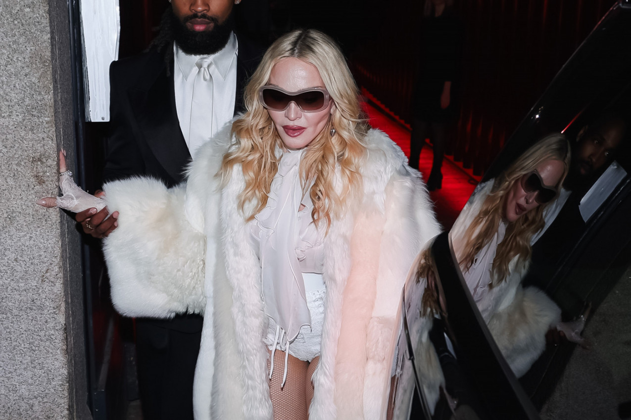 MADONA ponovo šokira i provocira: 40 godina kasnije ponovo u VENČANICI!