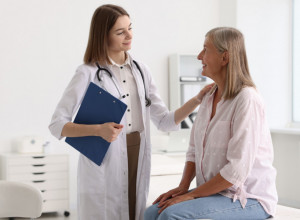 Žene, obratite pažnju: Nova analiza krvi predviđa RIZIK OD DEMENCIJE čak 25 godina pre pojave simptoma!