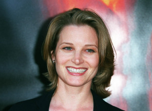 Jedna od najlepših glumica devedesetih SMRŠALA ČAK 45 KG: Gotovo niko je nije prepoznao, možda se vraća i glumi! (GALERIJA)