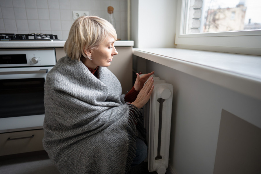 Stalno HLADNE RUKE mogu upozoravati na ozbiljnu bolest: Evo kada je vreme da odete kod lekara