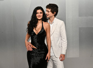 Šalame na crvenom tepihu: Oskara nema, ali pogled ka Kajli sve govori  - ljubav cveta