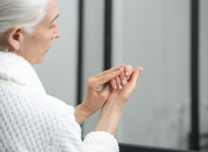 RUKE kao ogledalo zdravlja: Ukoliko primetite promenu boje, ukočenost ili bol ne odlažite posetu lekaru!