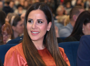 TAMARA VUČIĆ u Veneciji pokazala stajling za čistu desetku: Crni komplet i detalj na ramenu svi komentarišu (FOTO)