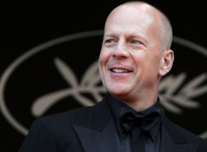 BRUS VILIS puni 71. godinu, ali ne u svom domu: Ovu su bili prvi simptomi koji su ukazali na BOLNU DIJAGNOZU - njegova supruga ih je prva uočila (GALERIJA)