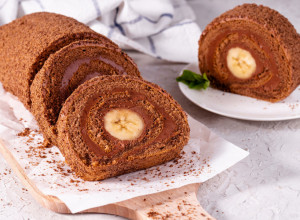 ČOKOLADNI rolat sa BANANAMA: Ništa lakše za pravljenje, a izgleda kao da je iz poslastičarnice