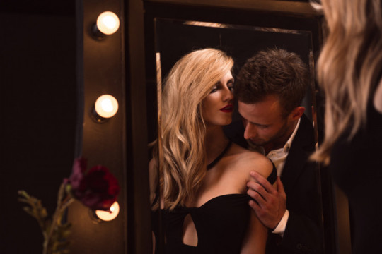 Isprobala sam odnos sa mužem ispred ogledala: Ono što se desilo potpuno je promenilo naš brak!