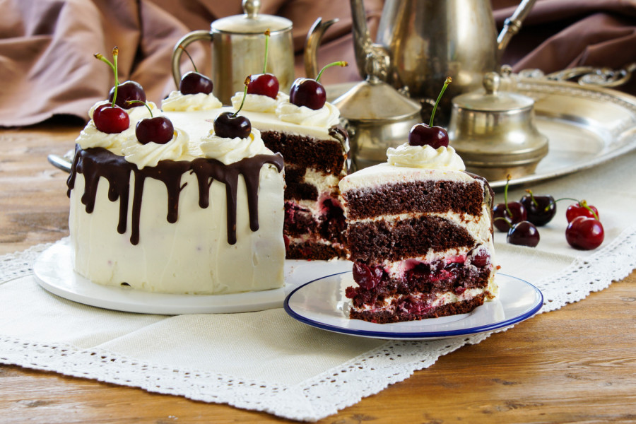 ŠVARCVALD torta: Sočne kore, višnje i čokolada - kombinacija kojoj niko ne može da odoli