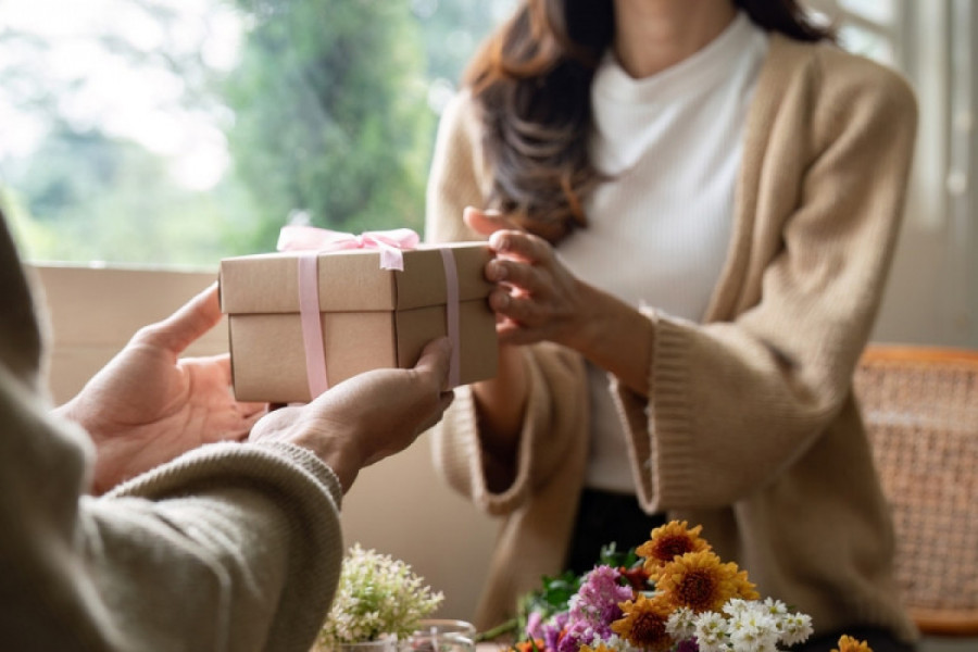 5 najboljih POKLONA za MLADENCE: Prvi je simboličan, a ne možete jeftinije od toga da prođete!