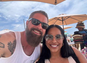 Poslala je PORUKU bivšem mužu 12 godina posle razvoda: Dva meseca čekala je odgovor koji je promenio sve (FOTO)