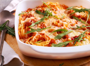 ZAPEČENI špageti sa sirom: Samo pola sata vas deli do preukusnog ručka, a priprema nikad lakša