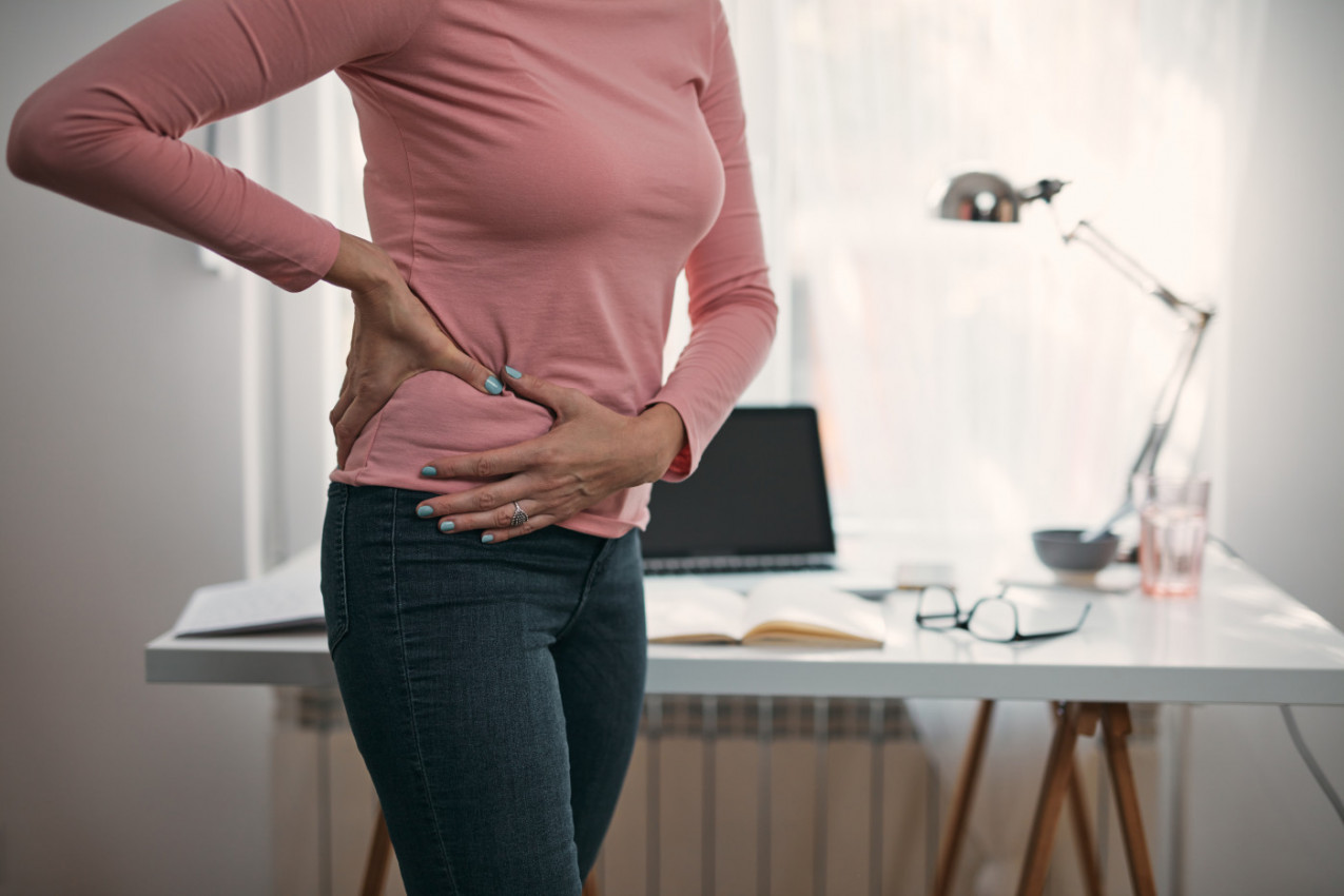 GREŠKA koju svi pravimo svakog dana: Zbog nje vas bole KUKOVI, a rešenje traje samo 15 minuta