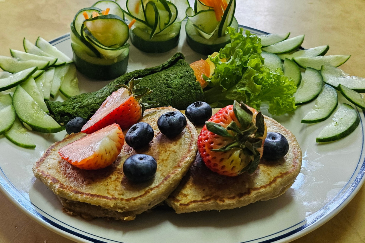 Stručnjaci upozoravaju: Ovih 8 namirnica nikako ne jedite na PRAZAN STOMAK