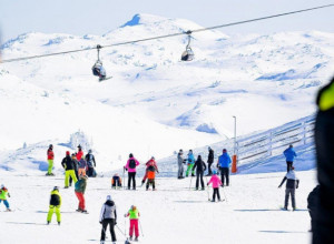 SKIJAŠI SE VRAĆAJU NA PLANINU! Na Jahorini kao u jeku sezone!