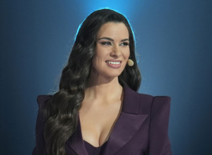 DRAGANA KOSJERINA u minijaturnom šortsu, dok bretela klizi s ramena, ugrejala atmosferu: Vreli kadar usred kišnog ponedeljka zapalio mreže! (VIDEO)