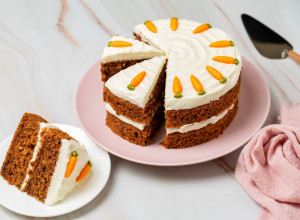 Sočan, aromatičan i jednostavan za pripremu: Recept za KOLAČ OD ŠARGAREPE koji osvaja na prvi zalogaj