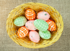 KARIRANA VASKRŠNJA JAJA osvajaju trpeze: Jednostavan trik uz koji će svi misliti da ste profesionalac