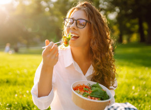 Kako priroda može da vas natera da jedete zdravije - ova jednostavna, a DOBRA NAVIKA stvarno funkcioniše!