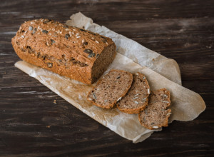Ukusan, zasitan i čuva vitkost: Savršen recept za domaći HRONO hleb koji neodoljivo miriše
