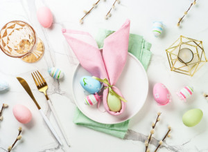 VASKRŠNJA DEKORACIJA koja osvaja na prvi pogled: Treba vam samo salveta i jaje, a efekat je kao iz bajke!