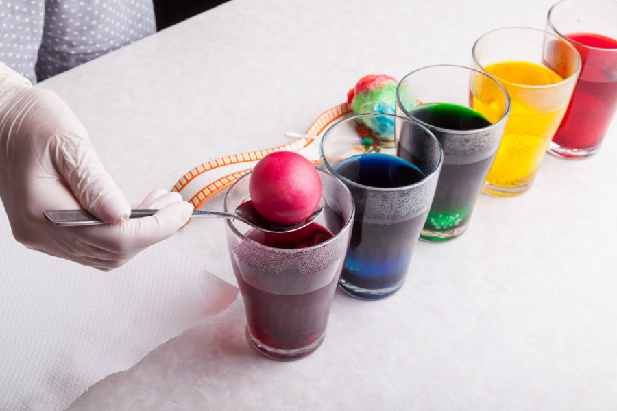 Pazite koje BOJE ZA JAJA kupujete: Ove oznake su opasne po zdravlje vaše dece!