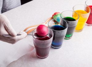 Pazite koje BOJE ZA JAJA kupujete: Ove oznake su opasne po zdravlje vaše dece!