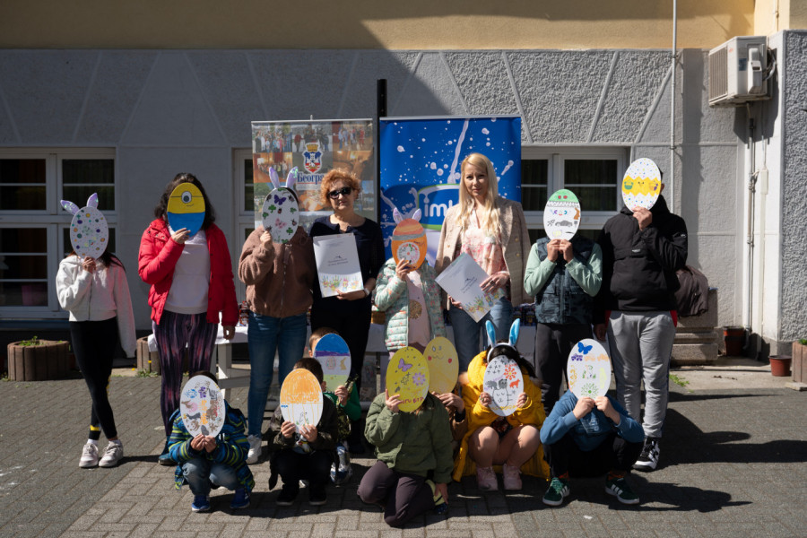 Uskrs uz Moja Kravica paketiće za decu bez roditeljskog staranja