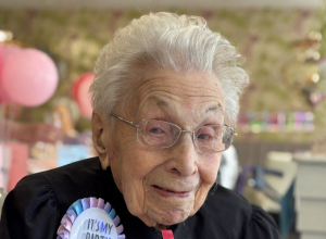 Životni moto tetke Mardž oduševio svet: Proslavila 112. ROĐENDAN i tvrdi da je ovo jedina tajna dugog života (FOTO)