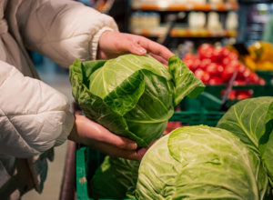Kupus nije samo salata: Jeftin, ukusan, a može da pomogne i kod ovih čestih tegoba
