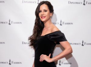 TAMARA VUČIĆ za 45. rođendan poslala moćnu poruku, a pažnju je  privukla i haljina sa hit dezenom sezone