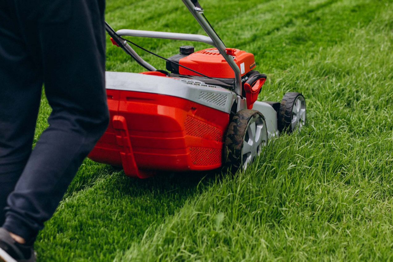 Sigurno pogrešno KOSITE TRAVU, a pritom se mučite: OVAKO je mnogo LAKŠE i BOLJE nego što ste mislili