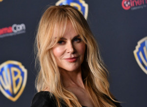 NIKOL KIDMAN je čist dokaz za izreku "manje je više": Crna mala haljina je sve što vam treba u garderoberu (GALERIJA)