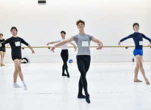 Više od 1.500 baletskih igrača prijavilo se na audiciju za Balet Srpskog narodnog pozorišta, a njih 450 sutra stiže u Novi Sad!