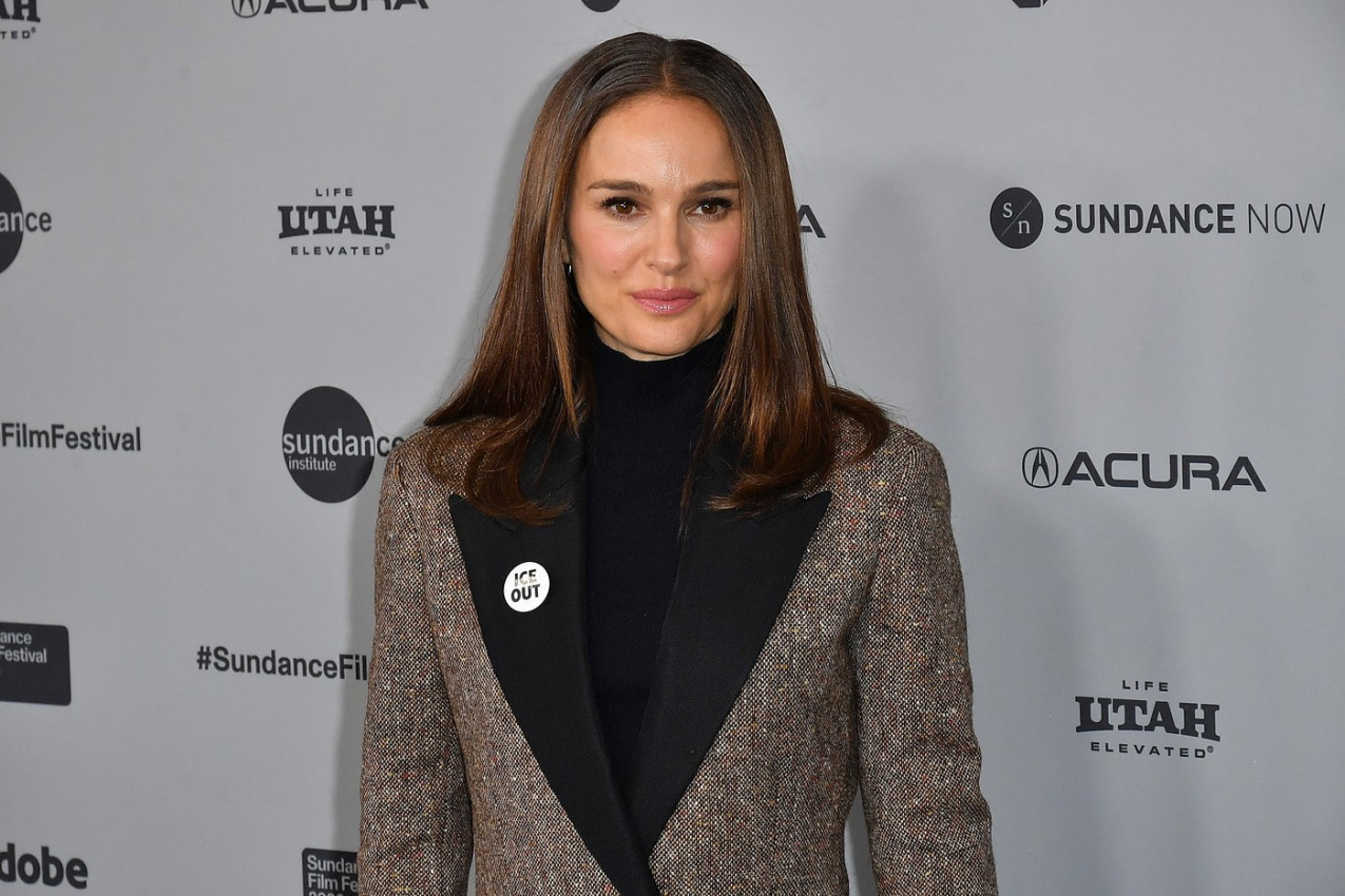 Oskarovku muž PREVARIO sa 20 godina mlađom: Posle burnog razvoda i dvoje dece, NATALI PORTMAN ponovo trudna sredinom 5. decenije! (FOTO)