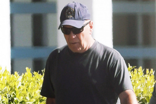 Potresna isposvest supruge BRUSA VILISA: On i NE ZNA da je bolestan, a evo prepoznaje li ukućane (FOTO)