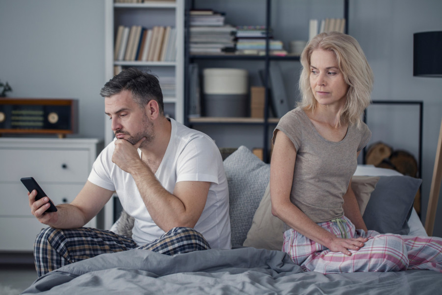 Kućna kamera zabeležila TAJNI RAZGOVOR: Ono što je moj dugogodišnji partner poverio prijatelju me je u trenu slomilo!